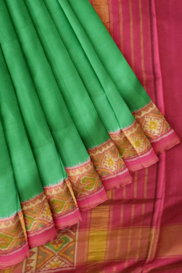 Green and Pink Handloom Patola Silk Saree I0473020201 4 Pleats and Pallu